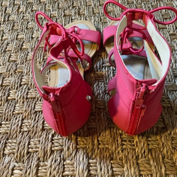Stuart Weitzman big girl Camia Romanesque coral suede lace-up sandals NWOT - Picture 4 of 8